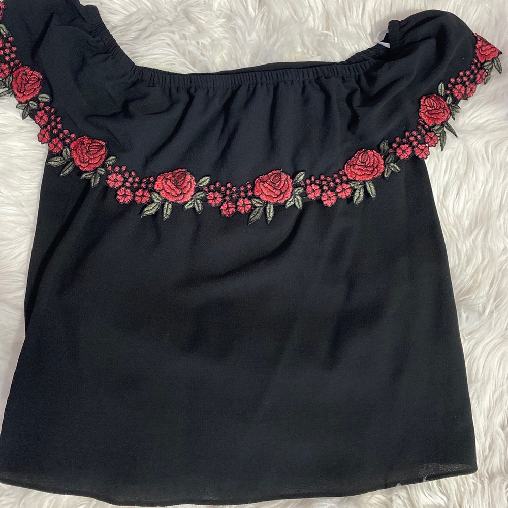 Off the Shoulder Black Blouse Size L Roses